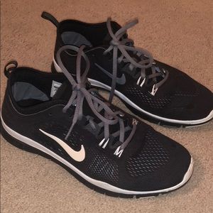 Black nike sneakers
